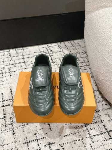 480 Lv路易威登 25 最新Footprint系列 情侣款足球运动鞋 原版购入开发 做货 这款 Footprint Soccer 运动鞋于2025春夏系列时