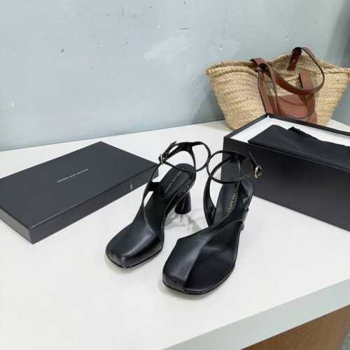 高品质出厂 ！小众潮牌Dries Van Noten 25春夏新款高跟五金扣分趾凉鞋系列！ 秀场主推款！ 这季春夏系列设计独特！带弧度的香蕉跟，趣味十足可可爱爱