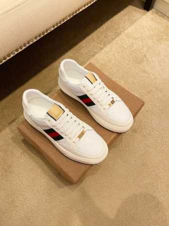 工厂P价 。 Gucci 古奇新款男士真皮休闲鞋，市面最高版本 、欢迎任意对比！原版皮料质感极佳，超上档次！意大利进口胎羊网内里，可拆式垫！奢华用料、精细做工， - 点击图像关闭