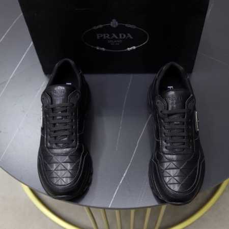 出厂价pp： 品牌：普拉达prada 标准码：38-44 45订做 等级：官网同款 材料：原版材料拼接 舒适透气内里 轻便耐磨运动大底 款式类别：男士时尚休闲鞋 - 点击图像关闭