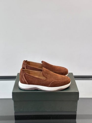 berlut* 布鲁提 男士一脚蹬高端休闲鞋 官方最新新款 进口牛反绒材质 内里进口小牛皮 纯橡胶轻底 轻便舒适 Berlut* 徽章和Logo印花俘获视觉亮点