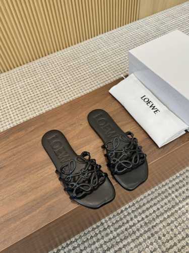 loewe 25夏季限定镂空拖鞋，三色可选，码数34-43 价格p：橡胶底 真皮底