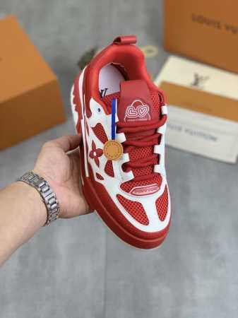 工厂P价P 实价 新款Lv Trainer 系列运动鞋出货，本款 Lv Trainer 运动鞋以正绒面和粒面牛皮革重绎 Virgil Abloh 的经典之作，再 - 点击图像关闭