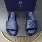 出厂价pp 现货供应 品牌 迪奥Dior 标准码 38-44 45订做 等级 官网同款 材料 原版皮料设计 原版轻便柔软耐磨组合大底 款式类别 男士时尚凉拖鞋