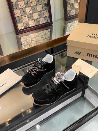 mium*u x new balance联名款运动鞋 原版精准cp！鞋型无限接近，精细工艺制作 年度zui火爆的款式，不需要多说，各种网红明星上脚秀 面料材料牛 - 点击图像关闭