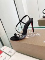 christianlouboutin路铂廷 Cl红底鞋‖ 全球限量！来自拉斯维加斯的祝福灵感来自拉斯维加斯的炫彩霓虹 手工制作，精致工艺收藏级作品 绝对吸睛的存
