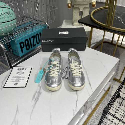 250 性价比最高单品 尺码：36-45 皮料柔软度更接近头层 版型走线细节皆与真标版本一样 ！价格P平民美丽，配色众多任君选择！ Tiger Mexico 6