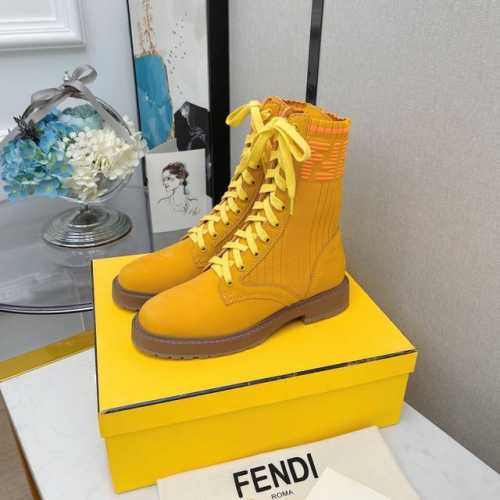 系带短靴 - Fend*全新升级版本马丁靴秋冬系列 Ff袜子弹力系带短靴rockoko超显瘦 鞋面：系带款采用原版雾面哑光牛皮 内里：进口羊皮内里 鞋底：原版耐