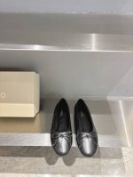 unfolio 25Ss 春夏新款单鞋时尚界久违的极简之美 经典时尚配色 毫不费力的优雅风来袭 时髦 精致 绝美 面料 原版牛皮 原版麻布 内里 羊皮内里 大底