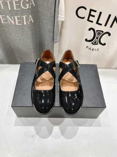 高版本出厂 独家新品 Alaia 阿莱亚24ss 走秀款平底芭蕾舞鞋 最近超火的一款平底鞋 章小蕙同款 甜酷芭蕾风 人气超高的一款芭蕾舞鞋，浪漫又迷人 舒适百搭