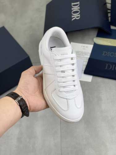 工厂p价pp 实价 迪奥Dior B01德训鞋顶级版本 白色头层牛皮 鞋面全油边 Tpu原版成型大底 这款运动鞋是2025秋季系列新品 标志着Dior经典款式的