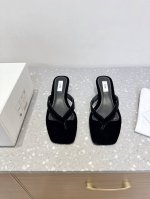 Toteme 小众潮牌 25Ss春夏新款 夹脚 拖鞋 北欧极简风格，复古小方头，里外全皮超级柔软 美出新高度 个性又不失优雅 搭配麻质鞋底 复古与时尚融合 无论
