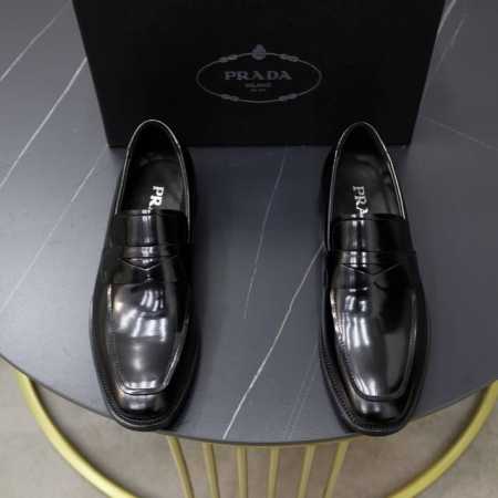 顶级原单 品牌：PRADA 普拉达 标准码：男码38 44 45可以定做 等级：官网同款 材料：原版牛皮面 牛皮内里 原版耐磨柔软大底 款式类别：商务休闲皮鞋 - 点击图像关闭