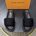 出厂价: 情侣款 品牌：Lv路易威登 码数：35-44 45定制 等级：专柜 原单 材料：原版鞋面 耐磨轻便柔软舒适大底 款式类别：夏季款拖鞋 年轻时尚 脚感舒
