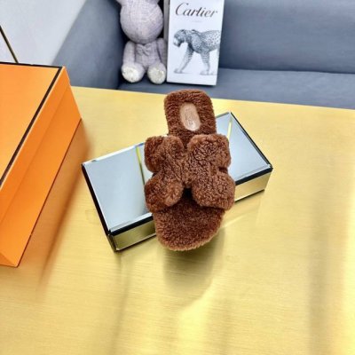 代购级别Hermes爱马仕二舅毛拖 可做无标： 注：无标需定做 2024官网、小红书同步最新配色爱马仕爆款火热上线，做工升级版，高品质！ 时尚潮流小羊毛H拖秋冬