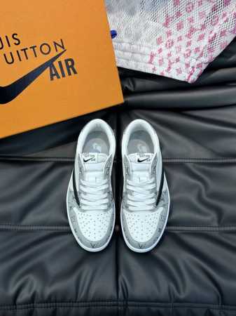 Ouis *Uitto* Nike 新款原版抽屉盒子，联名低帮休闲板鞋，这款运动鞋完全由牛仔帆布拼接皮革制成，饰有路易威登标志性的花押字和带有天然牛皮滚边的da - 点击图像关闭
