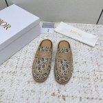 出厂 高版本 迪奥Dior 早春新款爆款穆勒拖鞋 简约大气时髦，耐看不过时，是时尚圈永不退潮的经典所在，复古的豆豆鞋，上脚贼舒服，百搭休闲耐看 原版丝光牛反绒面