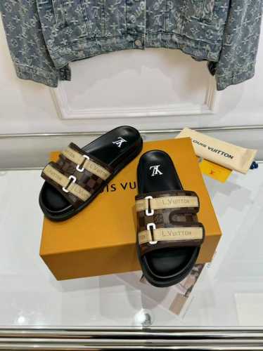 男加10Lv 路易威登 25 2025春夏新品 顶级版本 专柜主打最新款Lv 拖鞋 硬货上新 Bs代购级别！高级感十足！国内外博主刷爆的一款，复古又时髦 上脚美