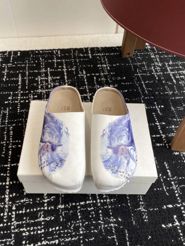 代购级 Birkenstock 25Ss 新款厚底 勃肯 包头拖 哪吒敖丙图案款 我就心动了 代购找很久才买到货，真的一鞋难求，真的超级好看，姐妹们给我冲 面料