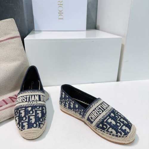 高品质出厂 ！代购级别！顶级版本！ Dior迪奥25春夏新款刺绣logo渔夫鞋休闲鞋！春季新品平底百搭经典懒人鞋 全新刺绣 图案鞋面 彰显标志性风范 鞋面采用原