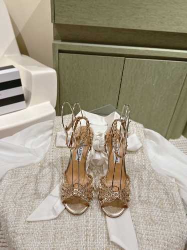 Aquazzur* 菠萝早春专柜新品仙女时装鞋系列，大量上新同步官网全系列均可定制龙年主打一个火爆，全网各大网红纷纷开秀，绝美的穿搭系列！ ★★★★★ 鞋面 P