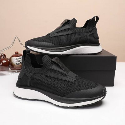 新款，杰尼亚 Zegna，厂价 原版1:1运动闲鞋 高端品质 鞋面采用飞织原版面料制， 时尚潮流 ，大底材质更是厚实且柔软,整体高端大气,品位十足。驾车、出行潮