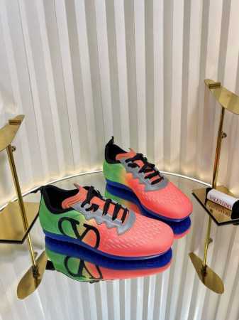 顶级版本: 女款 valentino 2025华伦天奴最新春季运动鞋 渐变色一体鞋面 Runboot运动轻盈舒适 蓝球鞋 跑步鞋 时尚运动鞋集于一体的多功能设计 - 点击图像关闭
