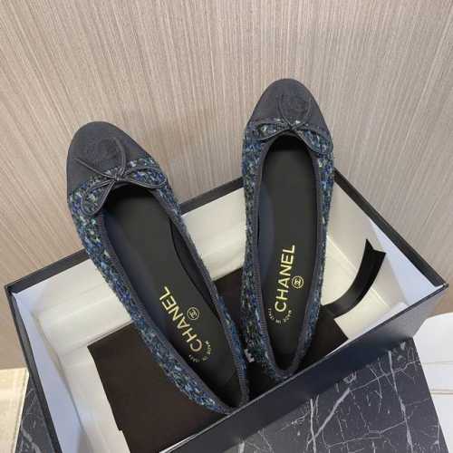 Chanel 经典拼色芭蕾鞋 时尚走秀款M多年过去，依旧吸粉 拼接色混搭，蝴蝶结点缀，演绎时尚！怎么搭怎么好看系列！ 原版定制原木色真皮大底，1.5cm方跟，进