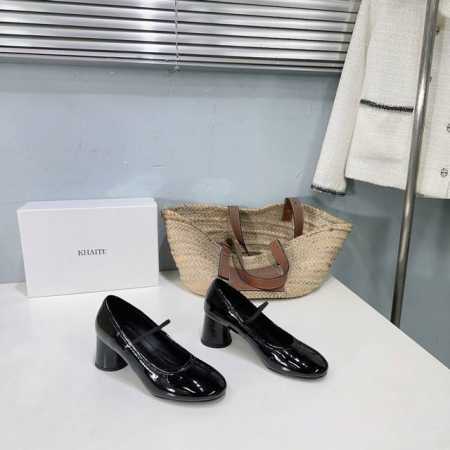 高品质出厂 ！小众潮牌Khaite 25 早春新品粗跟圆头玛丽珍鞋简易烫钻单鞋！ Ins蹿红的冷淡风网红款 简单即是永恒 干净利落 简约不失设计感的鞋型 走路非 - 点击图像关闭