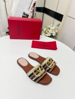 出厂P橡胶底 、真皮底 、Valentino.华伦天奴 25最新系列 手工编织细节完美 非常亮眼的走秀系列推出 码数：35一43 41 42 43定做