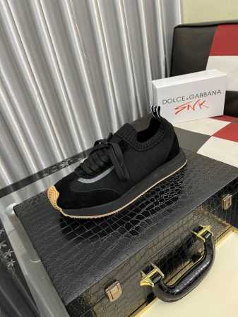出厂价Pp： Dolce&Gabbanadg高端男士运动休闲鞋。顶级专柜原单货。 原版进口牛皮 多种材质拼接设计进口牛皮内里 牛皮垫脚原版Tpr弹力大底。 Si - 点击图像关闭