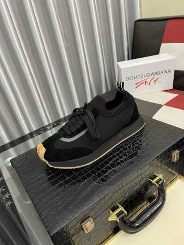 出厂价Pp： Dolce&Gabbanadg高端男士运动休闲鞋。顶级专柜原单货。 原版进口牛皮 多种材质拼接设计进口牛皮内里 牛皮垫脚原版Tpr弹力大底。 Si