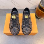 范思哲 Versace 经典休闲男鞋.全球顶尖品牌,专柜材料 精选优质品牌专业材料+猪皮内里 市场顶级品质 时尚主打潮流 百搭爆款 1:1开模防滑耐磨大座底 精