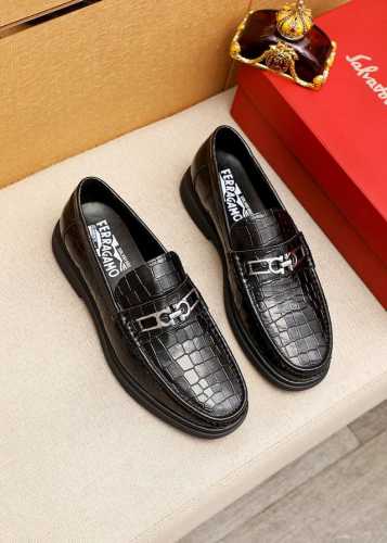 商品商标：Ferragamo 菲拉格慕 休闲皮鞋 正码码数: 38-44 45.46订制 商品材料：精选 进口头层牛皮压花鞋面+奢华五金扣，进口水染牛皮内里。强