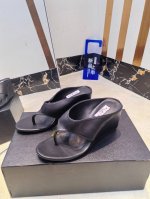 2025Alaia 新款网面夹脚拖鞋 面料:原版定制羊皮 内里:定制羊皮 垫脚:定制羊皮 大底:原版开模橡胶大底 码数:35-39 40.41.42定制不退换