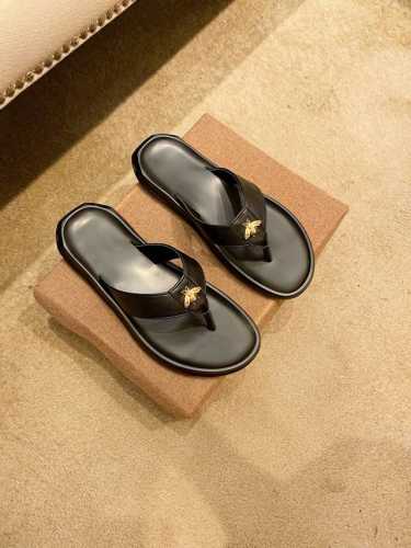 工厂p价 Gucci 古奇拖鞋 男鞋高端品牌 最新力作 原版开模定制 面料釆用进口原版材料制作 升级版大底 更轻便 防滑 市场顶级品质 简单不失品味 潮人必备