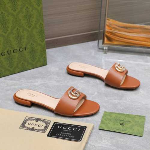 独家顶级版本 Gucci古*驰2025春夏最新爆款凉拖鞋系列 圆头纯色钻扣后空凉鞋 最新双G水钻饰扣原单品质 原汁原味的欧式风格，上脚非常完美穿搭上配此鞋，优雅