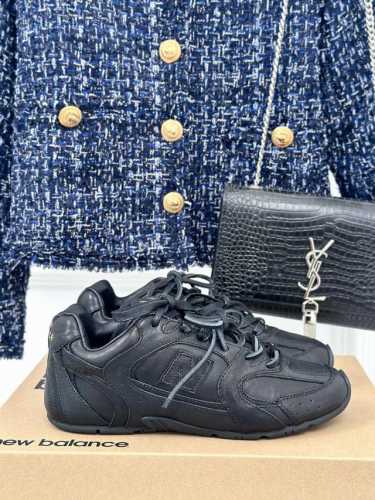 牛反绒 牛皮 男码＋10Miumiu x New Balance NB联名款 复古休闲德训鞋阿甘鞋运动鞋网红博主火爆追捧 时装周走秀场曝光非常留行的美拉德配色平