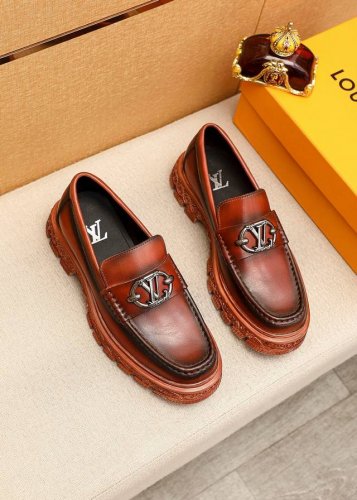 原单 Louis Vuitton 路易威登 新款 时尚商务正装男鞋原单品质 高端精品细节精致考究 采用进口意大利头层小牛皮鞋面舒适的水染牛皮内里原版橡胶大底 穿