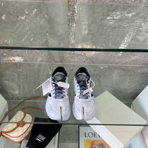 搭配袜子另+15 Maison Margiela × Reebok联名款分趾鞋 马吉拉锐步全新联名再度来袭 整体造型相当抢眼 个性十足上脚绝对是帅到没朋友 码数