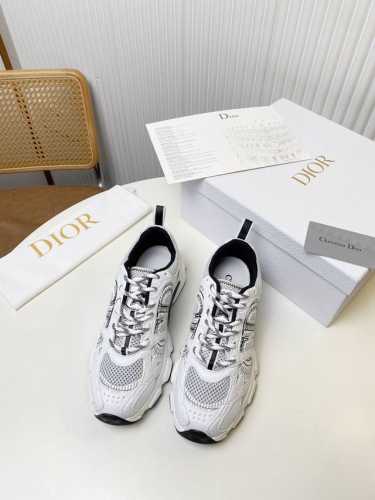 Dior Chrono 迪奥高版本. 原版开发全新tpu吸膜超轻极软组合大底. 运动风格 运动鞋..老爹鞋.. 上脚超美超赞..各路明星网红纷纷上脚..耀眼lo