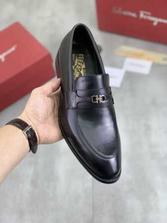 工厂价 水染牛里 Salvatore Ferragamo 菲拉格慕 男士最新款休闲商务皮鞋！专柜同步上市！面料采用专用进口原版小牛皮，内里采用进口水染牛皮，绝对 - 点击图像关闭