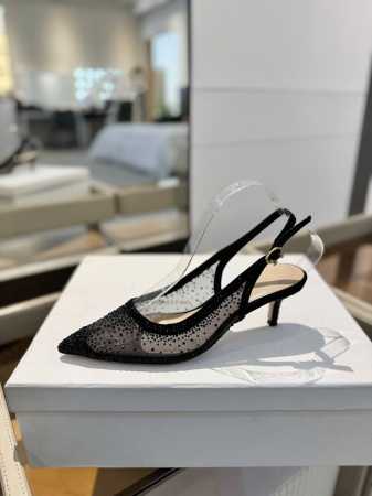 价格： Gianvito rossi 2025新款凉鞋顶级版本代购品质这双施华洛奇水钻搭配网高跟尖头后空凉鞋，水钻闪耀着奢华光芒，如同繁星点点。网面设计独具韵味 - 点击图像关闭