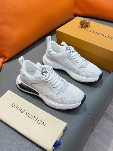 商品名称：Louis Vuitton 路易 威登 实价： 正规码数: 38-44 休闲鞋 商品材料：精选 牛皮鞋面，柔软羊皮垫脚；原厂大底。