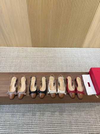 工厂p价 女装女鞋 运动原单顶级版本 华伦天奴 春夏新女士后空凉鞋，行走神器 独特的 蝴蝶结设计 衬托出满满的高级感，新一季不负期待！ 值得入手★绝对的上档次原 - 点击图像关闭