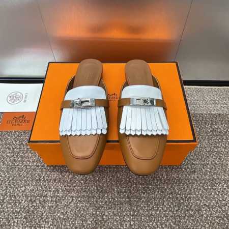 工厂价 爱马仕 Hermes 春夏经典款 Kelly扣 Oz拼色低跟女鞋 H家平底圆头穆勒流苏凉拖鞋 材质：进口小牛皮+水染羊皮水里+意大利真皮大底 跟高：1. - 点击图像关闭