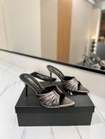 出厂价pp Ysl Saint Laurent* 夏季新品 金属头优雅大气高跟凉鞋 2025全新春夏系列后带方扣高跟凉鞋 尖头高跟拖鞋淡淡的夏日里怎么少得了一双