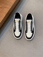 Louis Vuitton 路易威登 -高端品质 原单 -鞋面 纳帕小牛皮、高周波品牌Logo -内里 意大利进口牛皮内里，牛皮垫脚 -大底 超轻Tpu发泡成型