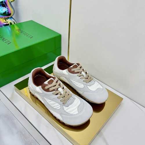 男+10 bottega Veneta Bv葆蝶家 25Ss新款 阿甘鞋 德训运动鞋 sneaker科技尼龙和绒面打造 灵感来自复古球鞋 全新演绎经典运动鞋 轻
