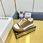 出厂价 Loewe罗意威刺绣大翻帆盖布鞋饼干鞋最近大的热一款鞋，翻刺舌绣Logo设计，超可级爱 时髦精绝对不能过错的必入款，没任有何繁杂装饰，质极感好的Vint